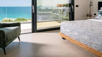 Villa | 3 bedrooms, soundproofing, Internet