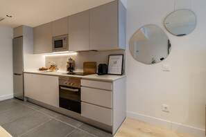 Køleskab, mikrobølgeovn, ovn, opvaskemaskine