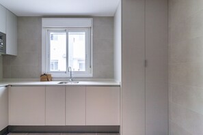 Interior - Housing Castellana by Sharing Co (Madrid)