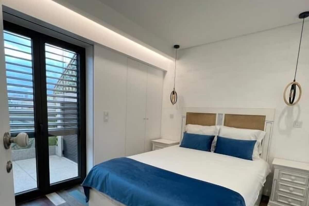 Deluxe Apartment | 1 bedroom, iron/ironing board, free WiFi, bed sheets