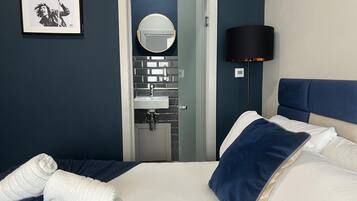 Rumah | 4 kamar tidur, setrika/meja setrika, Wi-Fi gratis, dan seprai linen