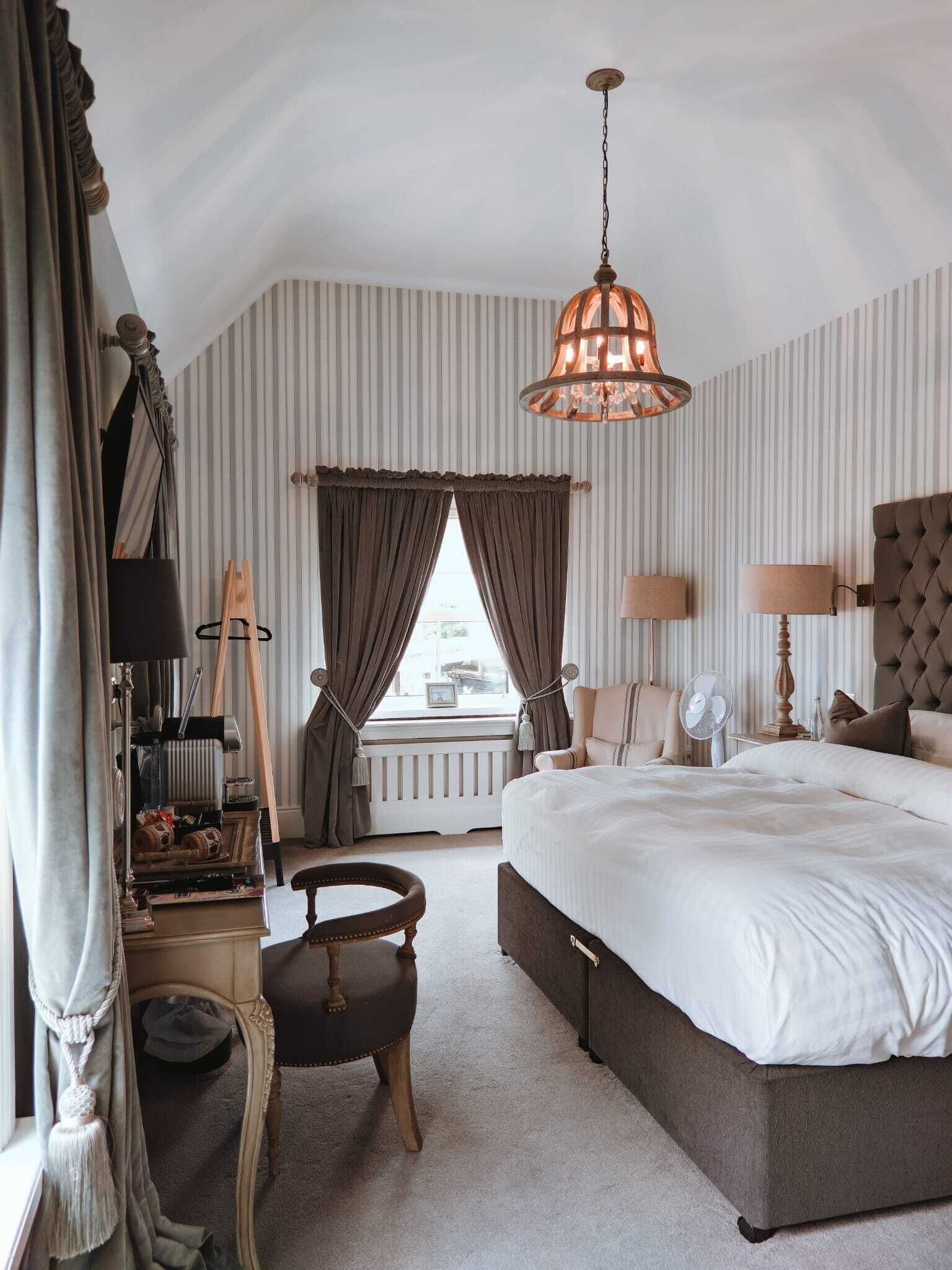 Individually decorated, individually furnished, laptop workspace