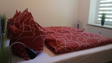 1 Schlafzimmer, Schreibtisch, Reisekinderbett, WLAN