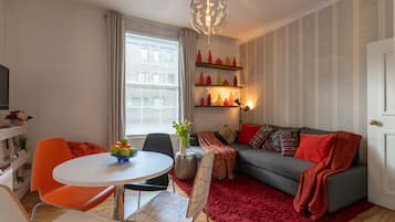 Apartment, 1 Doppelbett und Schlafsofa, Nichtraucher | Essbereich im Zimmer