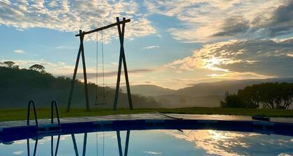 Casa Vista da Serra Perto de Trilhas, Cachoeiras e em Contato com a Natureza