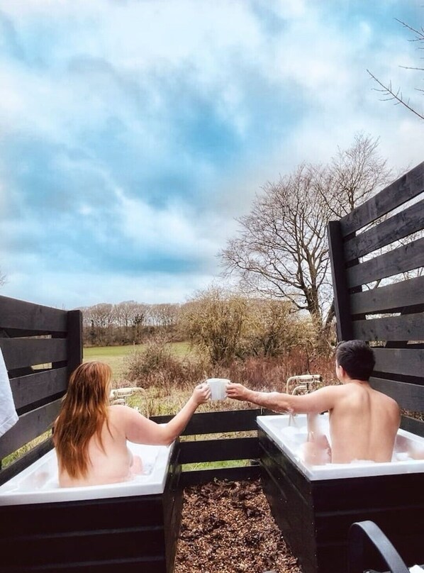 Baignoire à remous extérieure