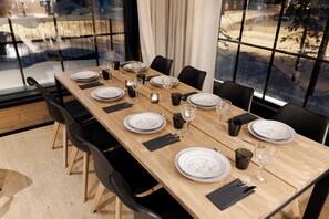 Chalet, Non Smoking, Kitchen | Private kitchen | Full-size fridge, microwave, oven, dishwasher