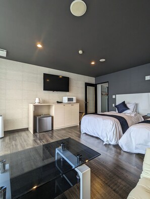 Superior Room, Lanai, Ocean View | In-room safe, blackout curtains, free WiFi, bed sheets - Setouchi Resort Hotel (Matsuyama)