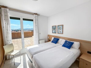 2 bedrooms, iron/ironing board - Apartamento Solamaza Ático (Arnuero)