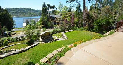 This house is a 3 bedroom(s), 3 bathrooms, located in Bass Lake, CA.