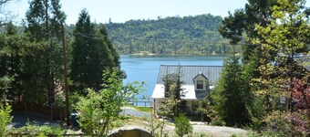 This house is a 3 bedroom(s), 3 bathrooms, located in Bass Lake, CA.