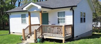2bd Cottage, less than 2miles-DPAC, Duke, NCCU. Surprisingly close to everything