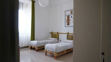 4 bedrooms, WiFi, bed sheets