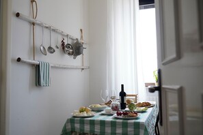 Dining - House Sud E.s.t. Ecological Social Tourism, Nella Vecchia Casa del Capo Stazione (Manduria)