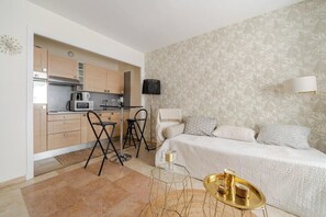 Iron/ironing board, WiFi, bed sheets - Cannes Croisette Studio 3 pers Cosy CLIM WIFI PKG (Cannes)