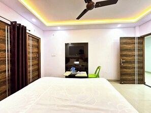 Free WiFi, bed sheets - Hotel Pink Paradise Gorakhpur (Gorakhpur)