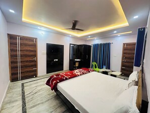 Free WiFi, bed sheets - Hotel Pink Paradise Gorakhpur (Gorakhpur)