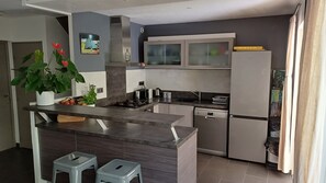 Private kitchen - Maison Familiale Moderne/golfe DE ST Tropez (Cogolin)