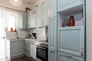 Apartment | Private kitchen | Full-sized fridge, oven, dishwasher, electric kettle - Urban Cosy 2 Bd Apt Near Metro w Balcony (Athens)