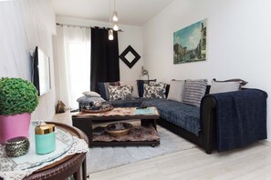 Apartment | Living area | TV - Urban Cosy 2 Bd Apt Near Metro w Balcony (Athens)