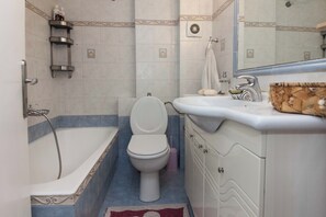 Apartment | Badezimmer | Haartrockner, Handtücher