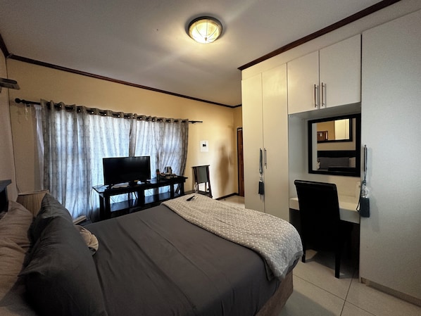 Executive Double Room, Garden View | Iron/ironing board, free WiFi - Makgadikgadi Lodge (Sowa)