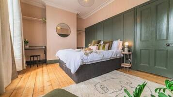 3 bedrooms, iron/ironing board, travel cot, free WiFi