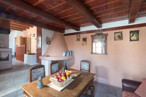 Villa | Dining