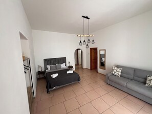 2 bedrooms, travel cot, WiFi, bed sheets