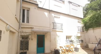 Grand studio proche Paris avec terrasse