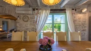 Dining - Villa Judita by Villas Guide (Tar)