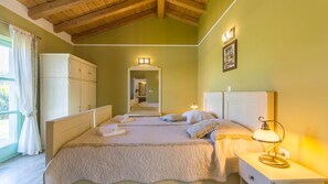5 bedrooms, iron/ironing board, free WiFi, bed sheets