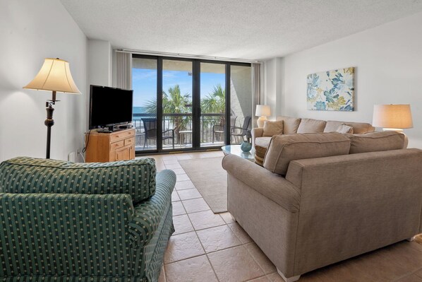 TV - ShorehamTowers Oceanfront Resort (NORTH MYRTLE BEACH)