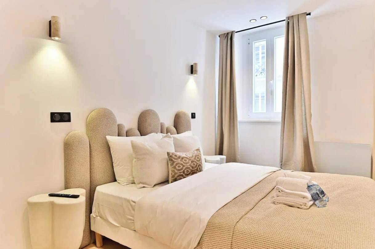 3 chambres, fer et planche à repasser, Wi-Fi, draps fournis