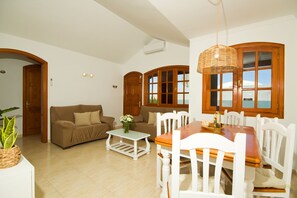 Living area - Villa el Golfo - By AZ Rentals (Tías)