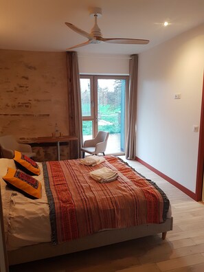 1 Schlafzimmer, Reisekinderbett, kostenloses WLAN, Bettwäsche