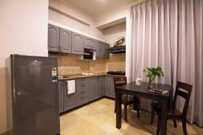 Studio Tiêu chuẩn | Bếp riêng | Tủ lạnh, lò vi sóng, bếp nấu, lò nướng bánh mì 