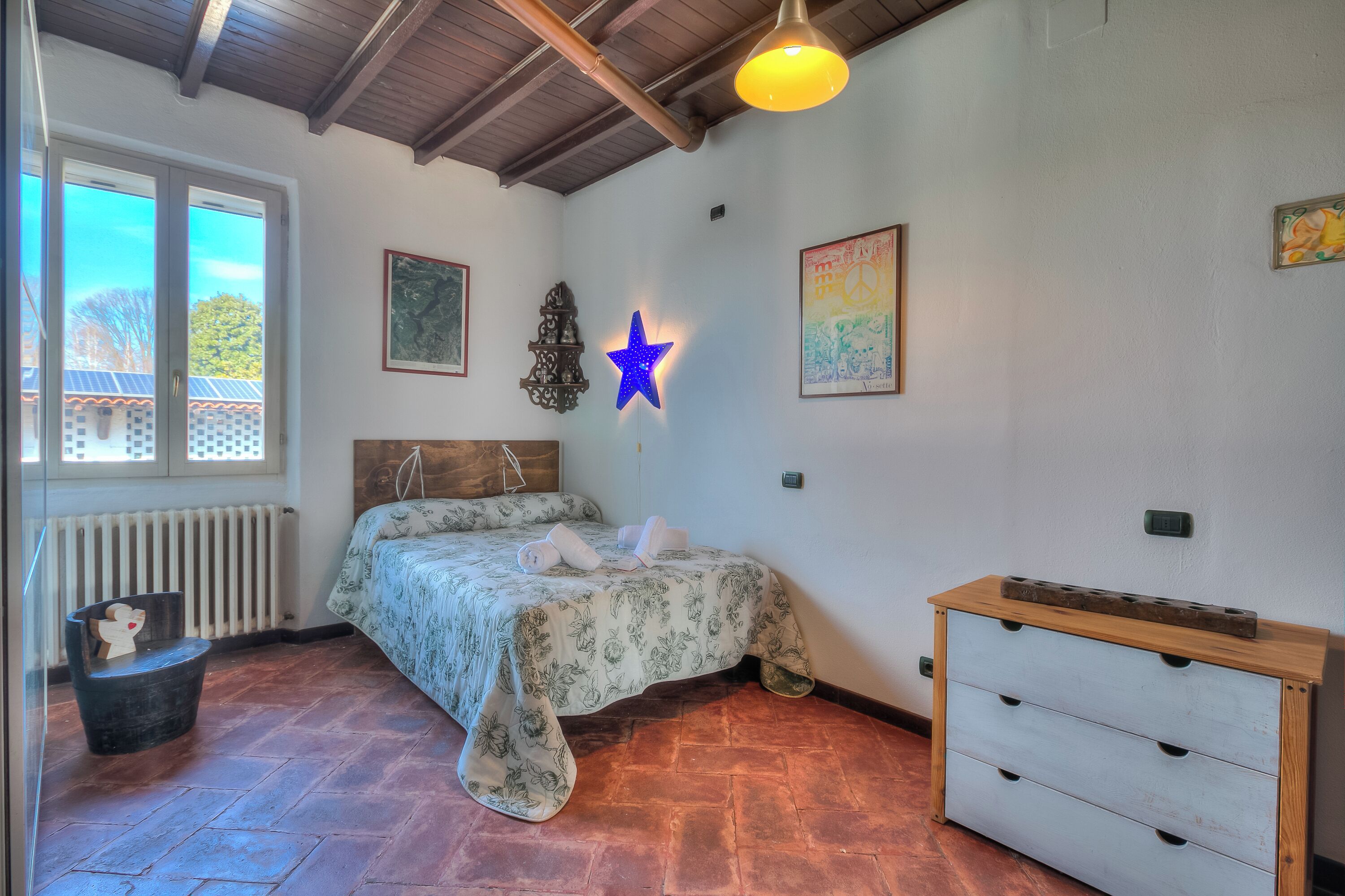 Family House, Multiple Bedrooms, 2 Bathrooms, Lakeside (Appartamento Sole Lake View) | 3 bedrooms, laptop workspace, free WiFi, bed sheets