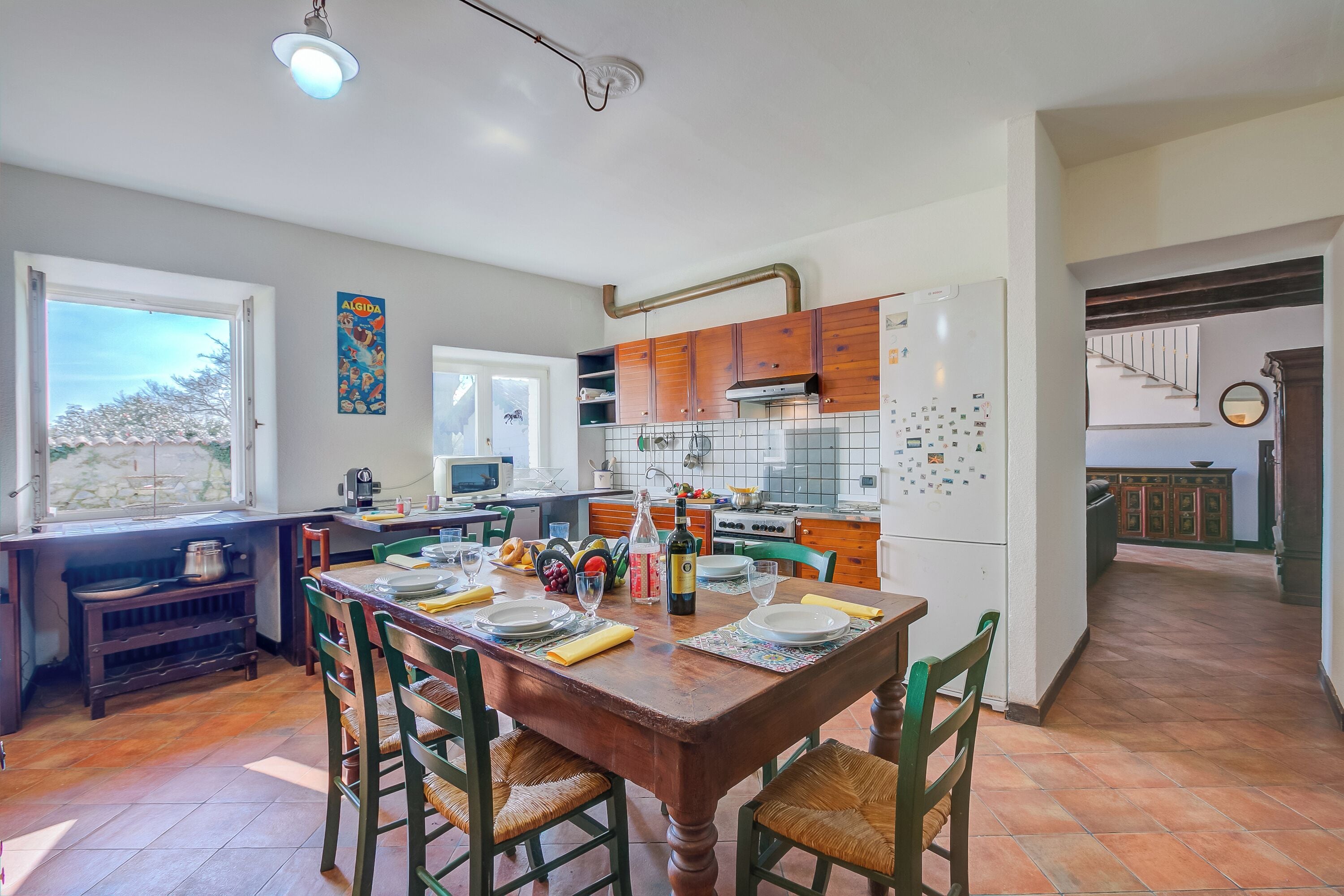Family House, Multiple Bedrooms, 2 Bathrooms, Lakeside (Appartamento Sole Lake View) | Dining