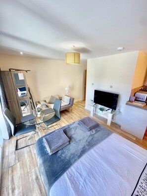 Studio | Living area - Immaculate City Centre Studio in Cambridge (Cambridge)