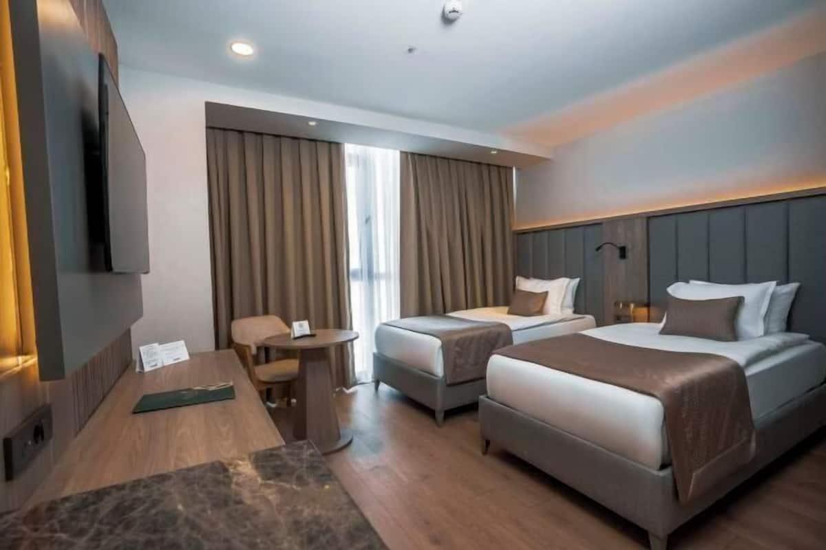 Premium bedding, minibar, in-room safe, blackout drapes