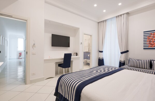 1 bedroom, iron/ironing board, WiFi, bed sheets - Cathedral Guest House-Room 103 (Sorrento)