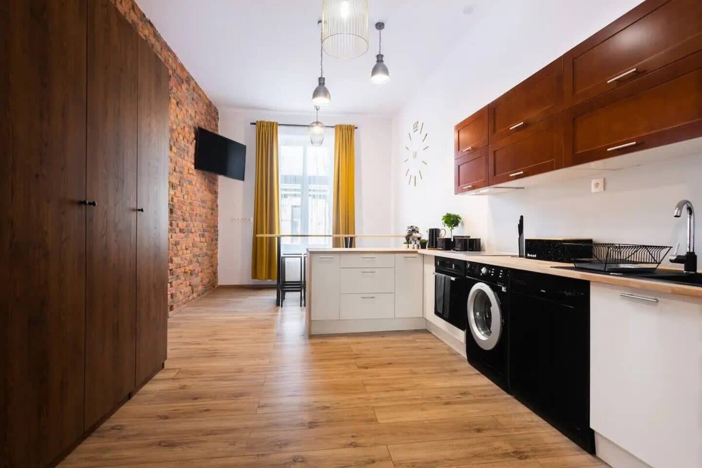 Apartamento standard, várias camas, cozinha | Cozinha privada | Geladeira grande, fogão, cooktop, torradeira