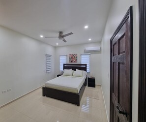Apartamento | 4 quartos, ferros/tábuas de passar roupa, Wi-Fi de cortesia