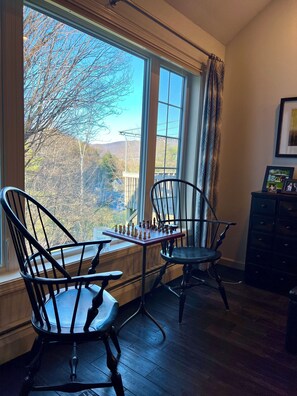 Interior - Best location fresh Manchester townhome, pool, view! (Manchester)