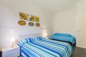 2 bedrooms, iron/ironing board, free WiFi, bed sheets - Distefano House Close To Sea (Ragusa)