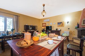 Dining - Villa Sant'elene (Uri)