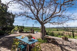 Outdoor dining - Villa Sant'elene (Uri)