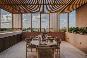 Outdoor dining