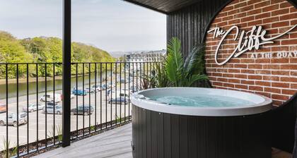 The Cliffe at the Quay